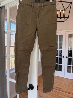 Banana Republic Women’s Olive Skinny Jeans